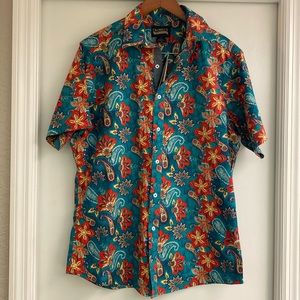 Cremieux men’s floral bottom down shirt. Size large.